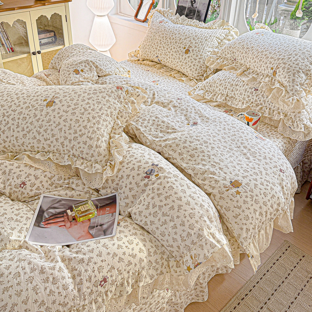 91家纺网 家纺一手货源 找家纺  梦莱斯 2026新款小清新可爱风纯棉花边床盖四件套 午后时光