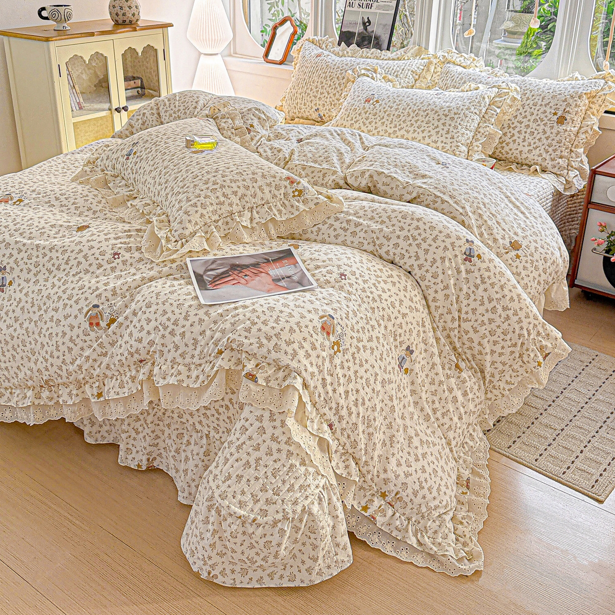 91家纺网 家纺一手货源 找家纺  梦莱斯 2026新款小清新可爱风纯棉花边床盖四件套 午后时光