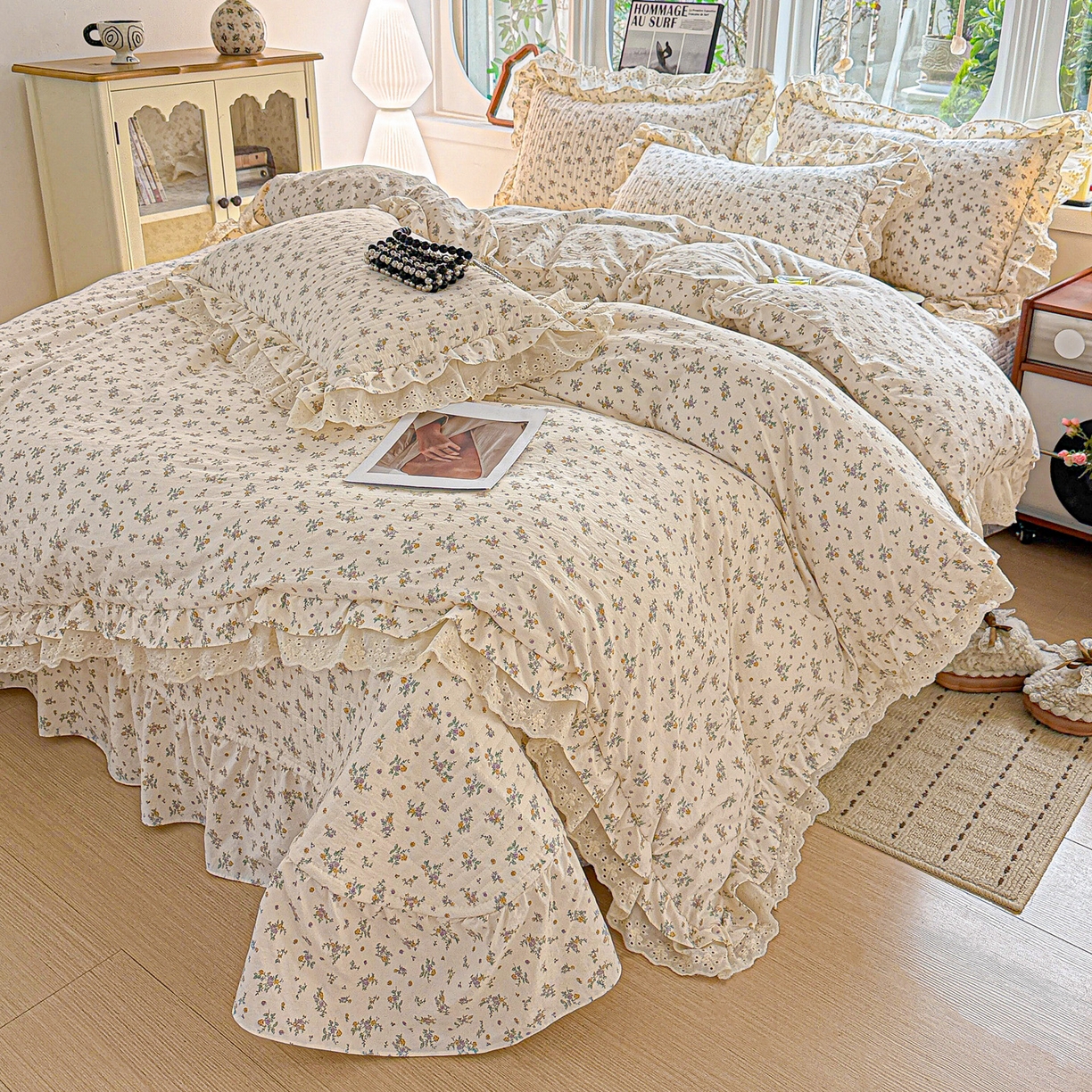 91家纺网 家纺一手货源 找家纺  梦莱斯 2026新款小清新可爱风纯棉花边床盖四件套 屿花