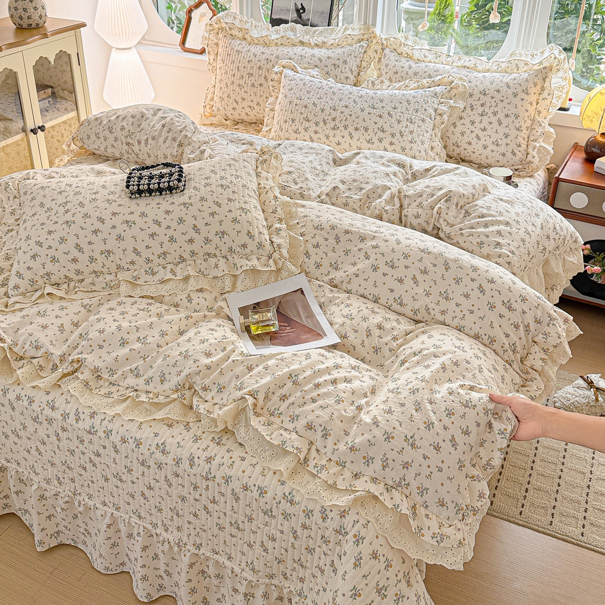 91家纺网 家纺一手货源 找家纺  梦莱斯 2026新款小清新可爱风纯棉花边床盖四件套 屿花