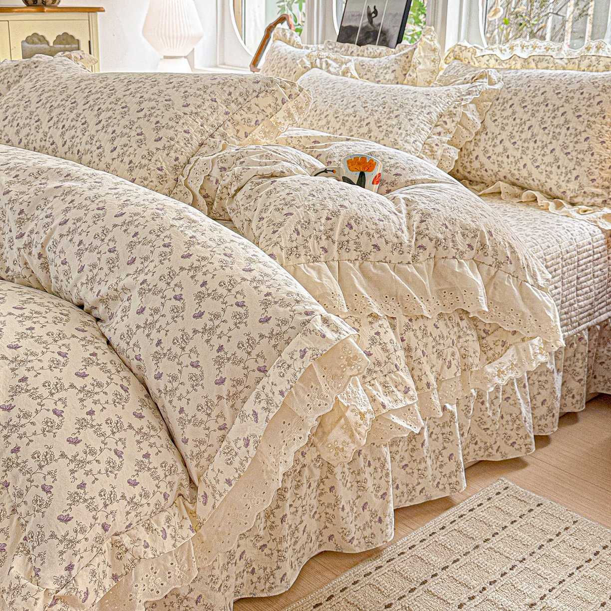 91家纺网 家纺一手货源 找家纺  梦莱斯 2026新款小清新可爱风纯棉花边床盖四件套 杏野繁花