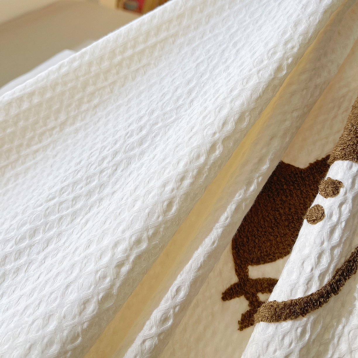 91家纺网 家纺一手货源 找家纺 （总）炫拼家纺 2026新款A类全棉纯棉华夫格毛巾绣B版40支纯棉水洗棉四件套-哆啦系列