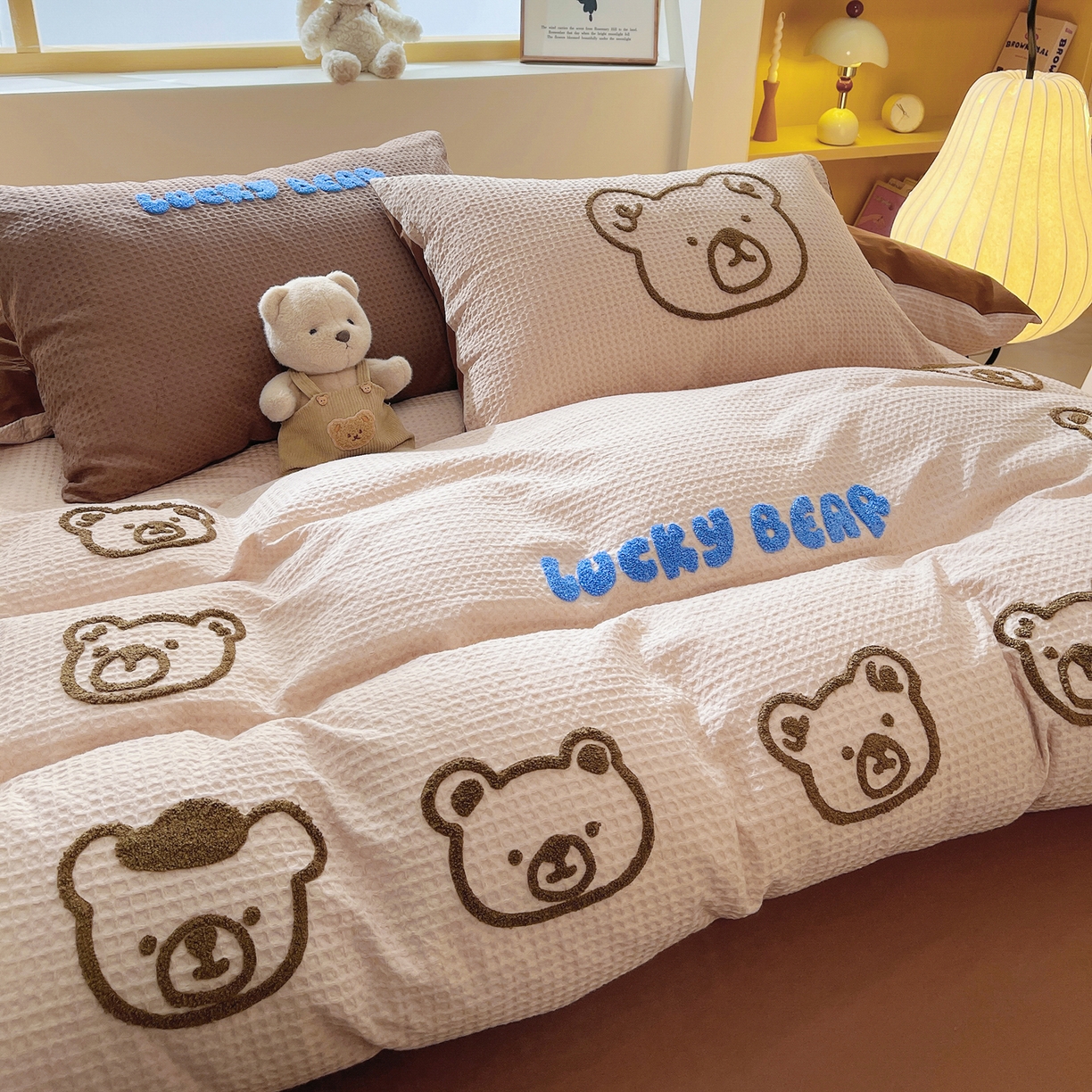 91家纺网 家纺一手货源 找家纺 炫拼家纺 2026新款A类全棉纯棉华夫格毛巾绣B版40支纯棉水洗棉四件套-哆啦系列 哆啦一小熊