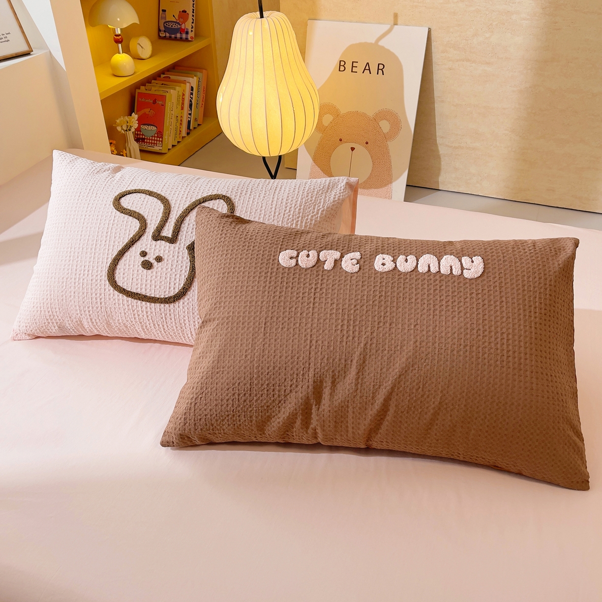 91家纺网 家纺一手货源 找家纺 炫拼家纺 2026新款A类全棉纯棉华夫格毛巾绣B版40支纯棉水洗棉四件套-哆啦系列 哆啦一小兔