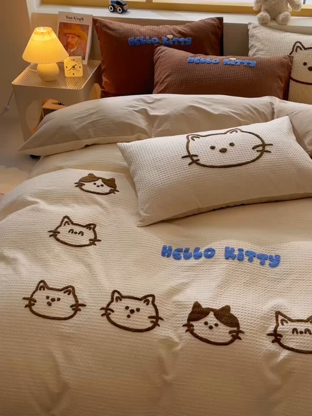 91家纺网 家纺一手货源 找家纺 炫拼家纺 2026新款A类全棉纯棉华夫格毛巾绣B版40支纯棉水洗棉四件套-哆啦系列 哆啦一小猫