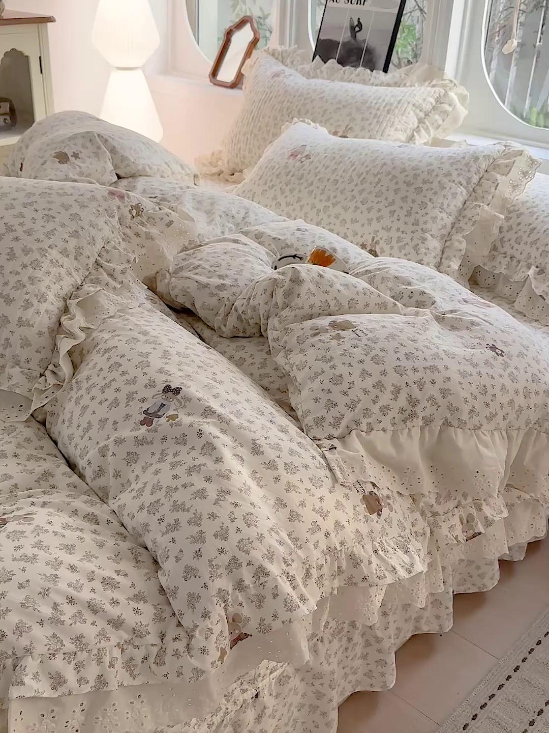 91家纺网 家纺一手货源 找家纺  梦莱斯 2026新款小清新可爱风纯棉花边床盖四件套 午后时光