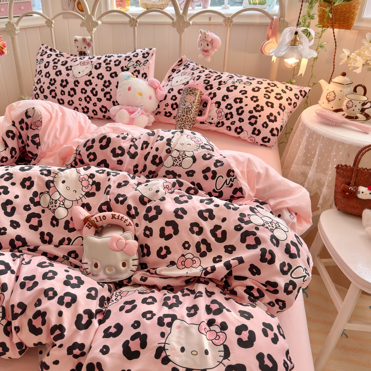 91家纺网 家纺一手货源 找家纺 卡斯诺家纺馆 2026新款卡通水洗云朵棉四件套下载文件包含买家秀 豹纹猫咪-粉