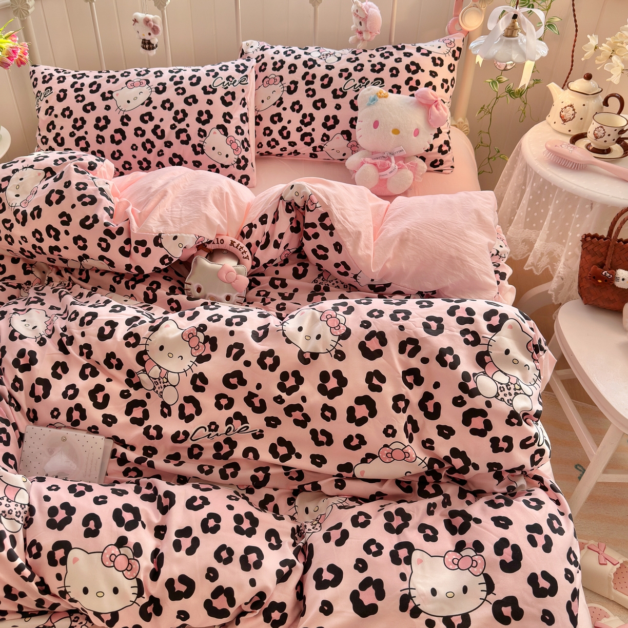 91家纺网 家纺一手货源 找家纺 卡斯诺家纺馆 2026新款卡通水洗云朵棉四件套下载文件包含买家秀 豹纹猫咪-粉