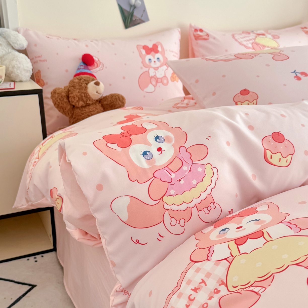 91家纺网 家纺一手货源 找家纺 卡斯诺家纺馆 2026新款卡通水洗云朵棉四件套下载文件包含买家秀 玲娜