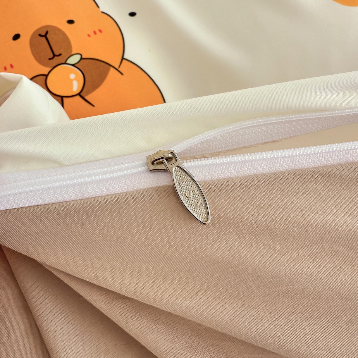 91家纺网 家纺一手货源 找家纺 卡斯诺家纺馆 2026新款卡通水洗云朵棉四件套下载文件包含买家秀 卡皮巴拉