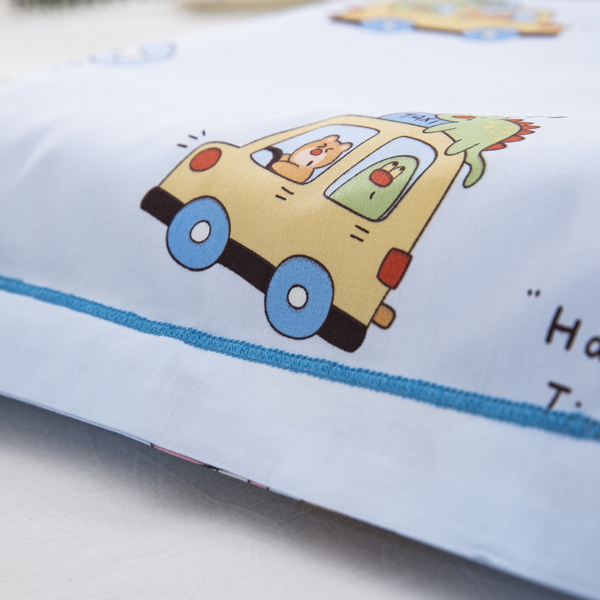 91家纺网 家纺一手货源 找家纺 乐秀家纺 2026新款卡通全棉枕套儿童幼儿园枕头欢乐碰碰车