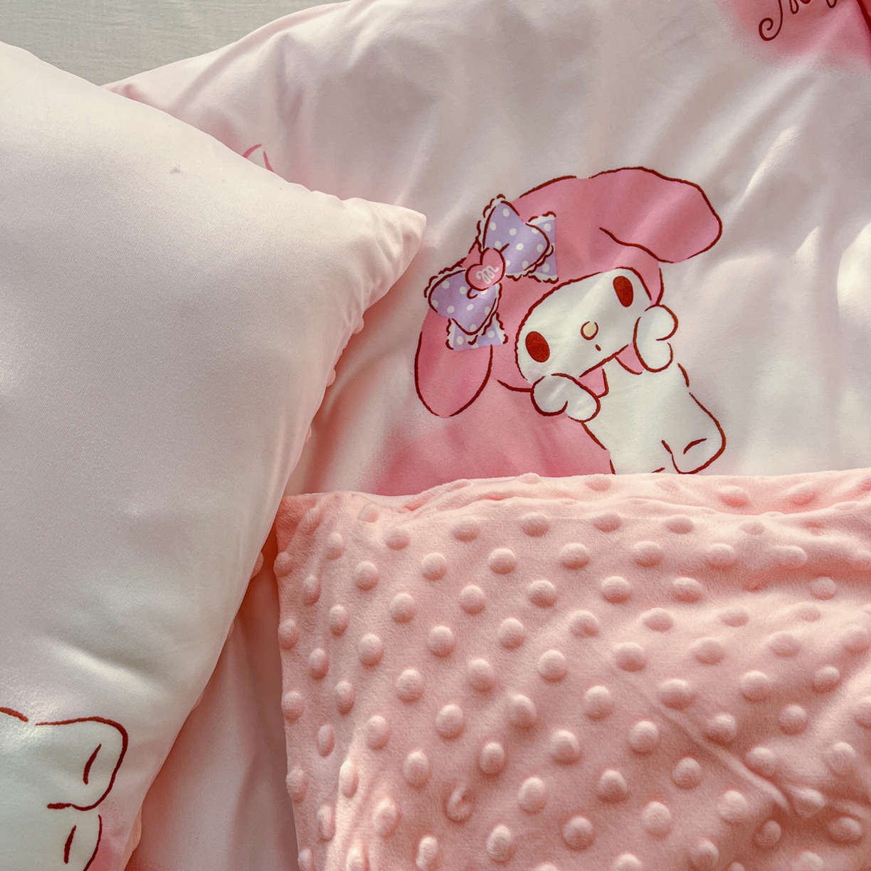 91家纺网 家纺一手货源 找家纺 希诺家居 2026新款三丽鸥针织豆豆多功能盖毯可拆卸被子被套儿童学生被子 爱心美乐蒂