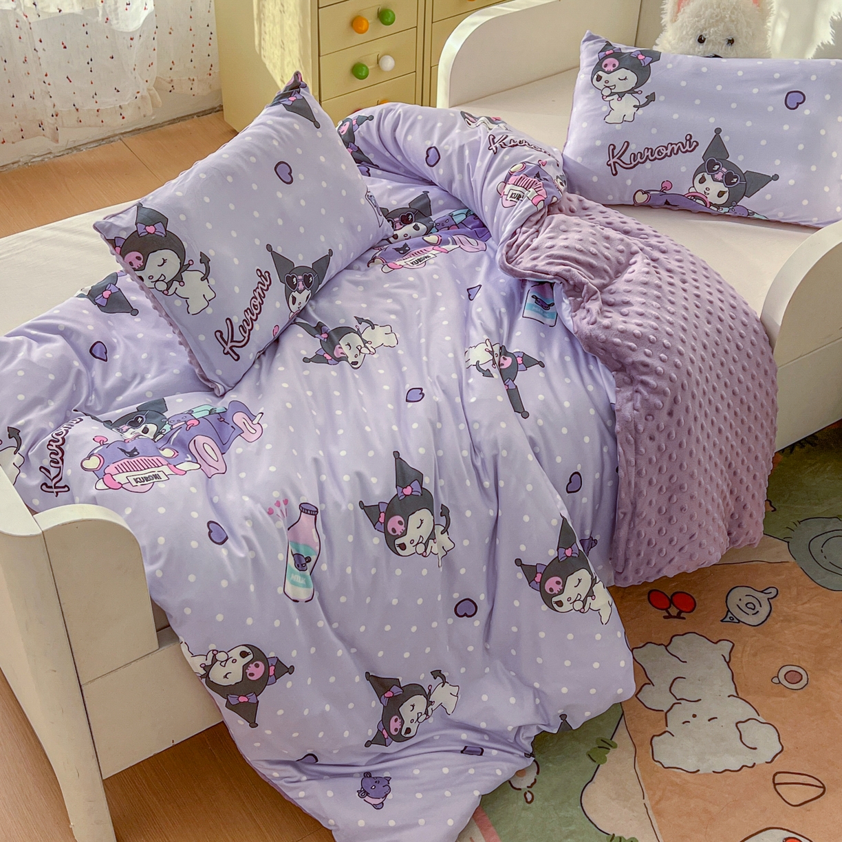 91家纺网 家纺一手货源 找家纺 希诺家居 2026新款三丽鸥针织豆豆多功能盖毯可拆卸被子被套儿童学生被子 汽车库洛米