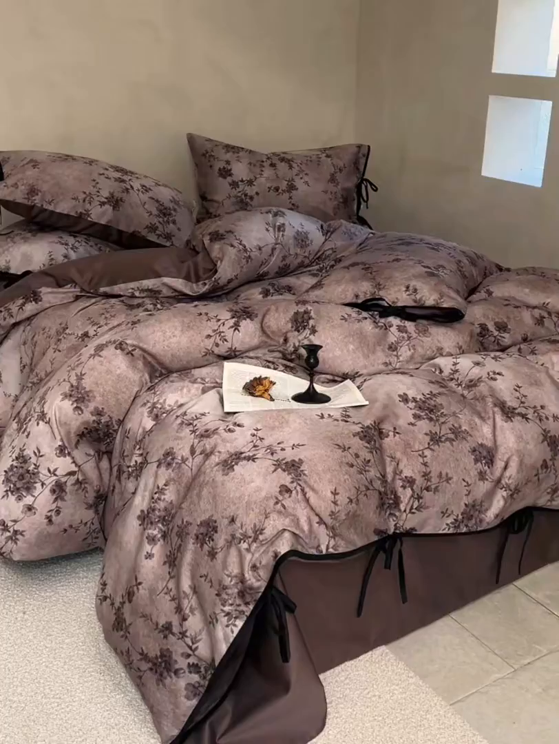 91家纺网 家纺一手货源 找家纺 简纯主义 2026新款50s全棉数码印花四件套-南风知我意 南风知我意-咖