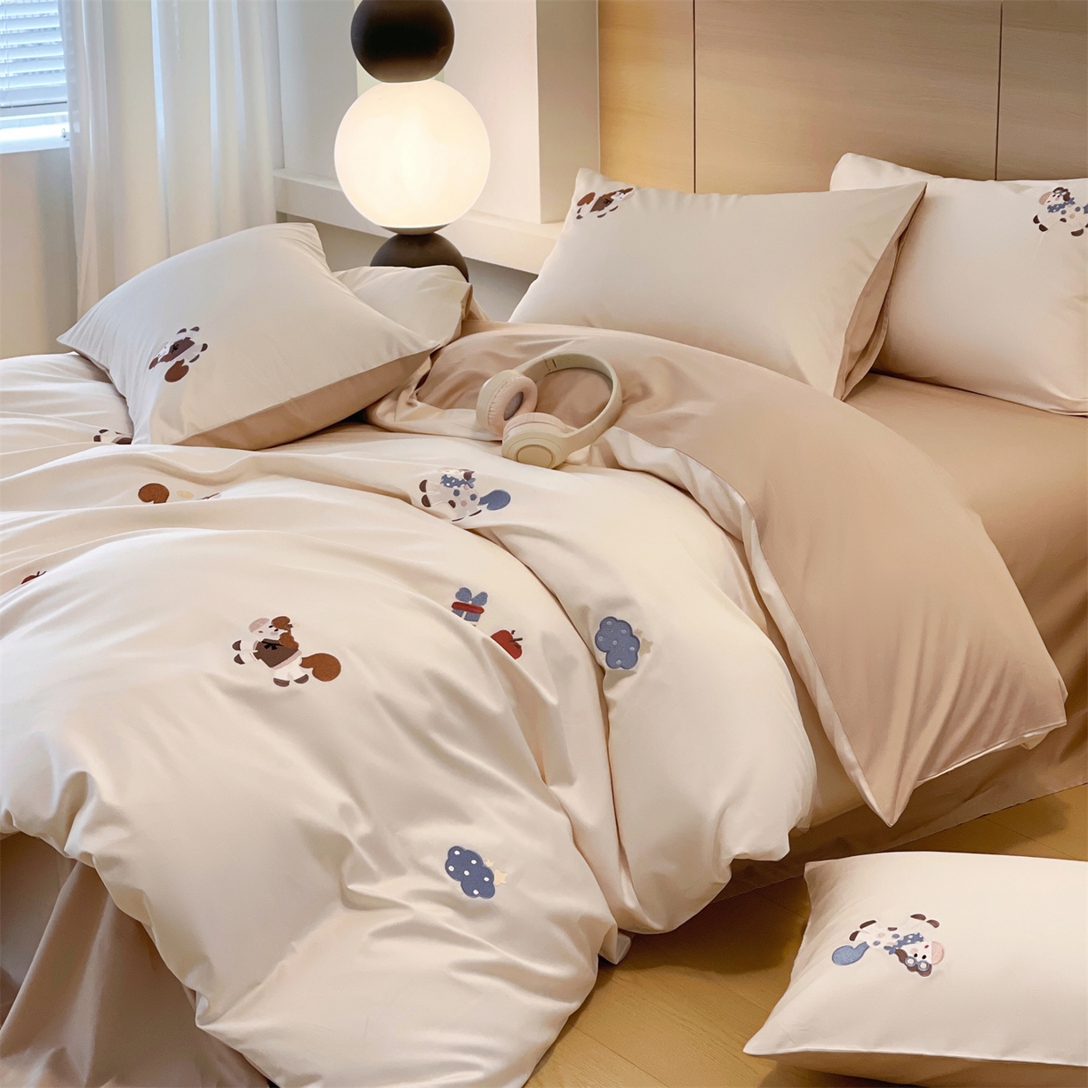 91家纺网 家纺一手货源 找家纺 （总）鼎飞家纺 2026新款100支新疆长绒棉绣花四件套--欢快的小马驹