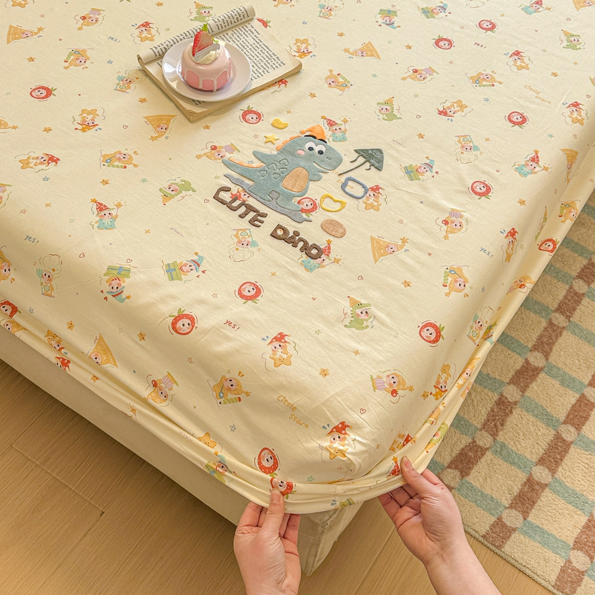 91家纺网 家纺一手货源 找家纺 易辰美 2026新款13372全棉纯棉印花卡通床笠单品床笠单件单床笠 星星恐龙