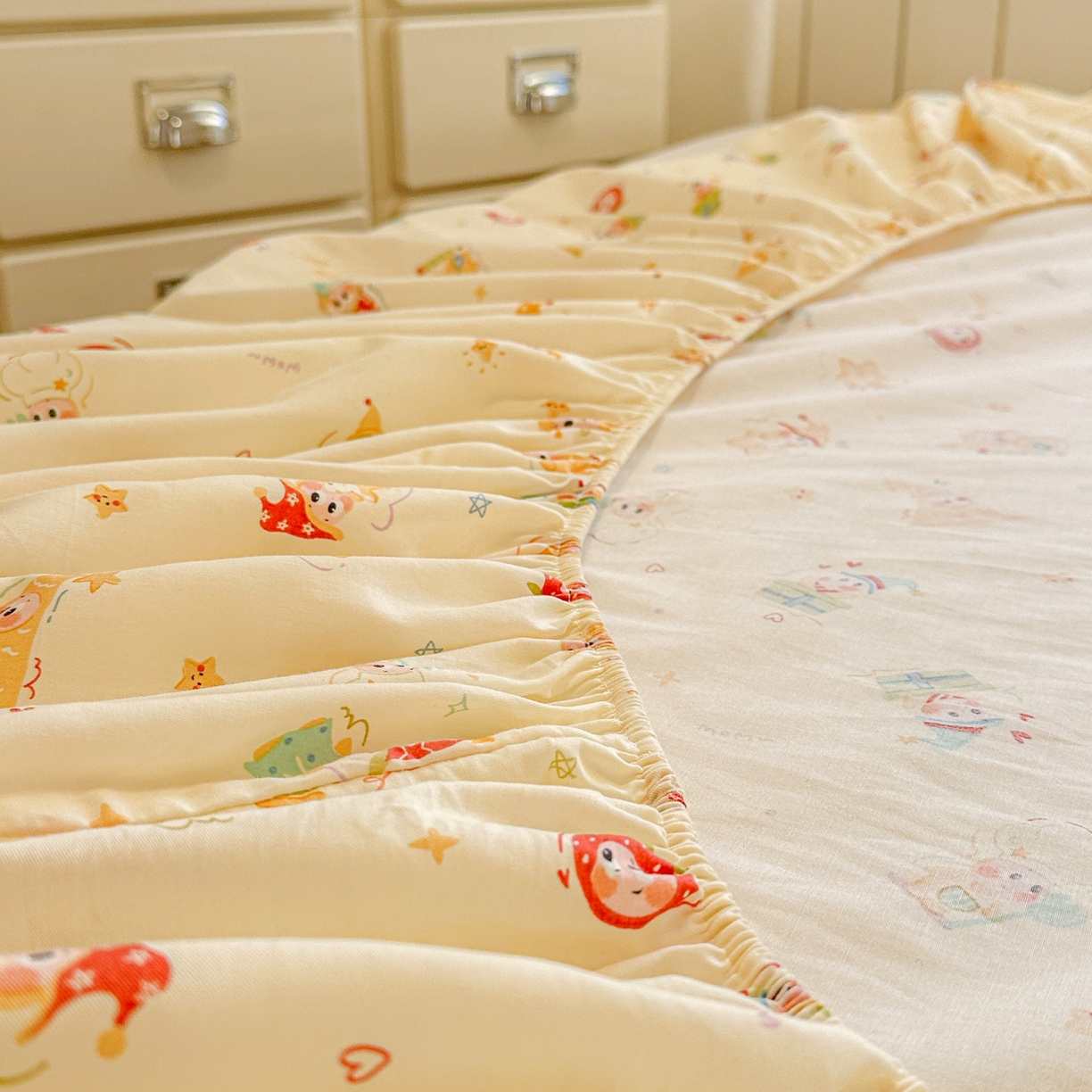 91家纺网 家纺一手货源 找家纺 易辰美 2026新款13372全棉纯棉印花卡通床笠单品床笠单件单床笠 星星恐龙