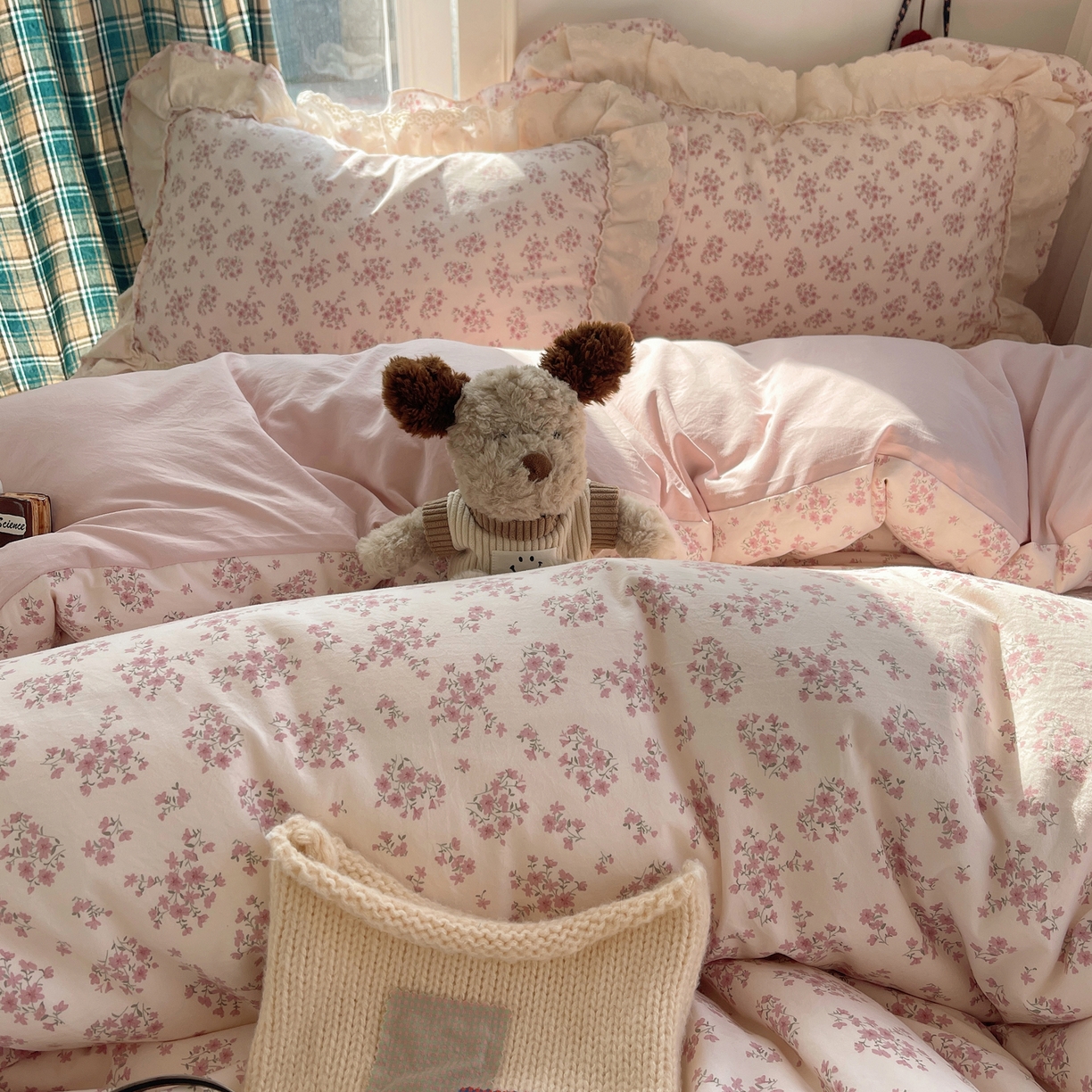 91家纺网 家纺一手货源 找家纺 韩都家居 2026春夏新款古法仿棉蕾丝花边四件套 粉糯花眠