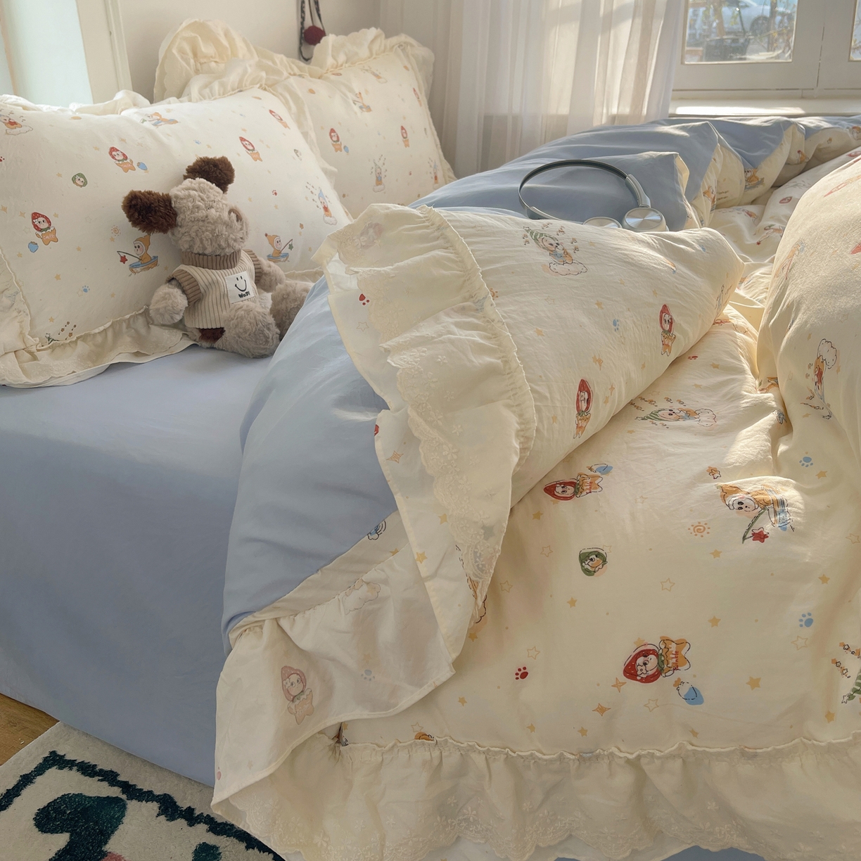 91家纺网 家纺一手货源 找家纺 韩都家居 2026春夏新款古法仿棉蕾丝花边四件套 蓝调小顽家