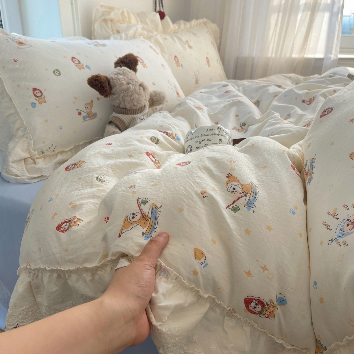 91家纺网 家纺一手货源 找家纺 韩都家居 2026春夏新款古法仿棉蕾丝花边四件套 蓝调小顽家