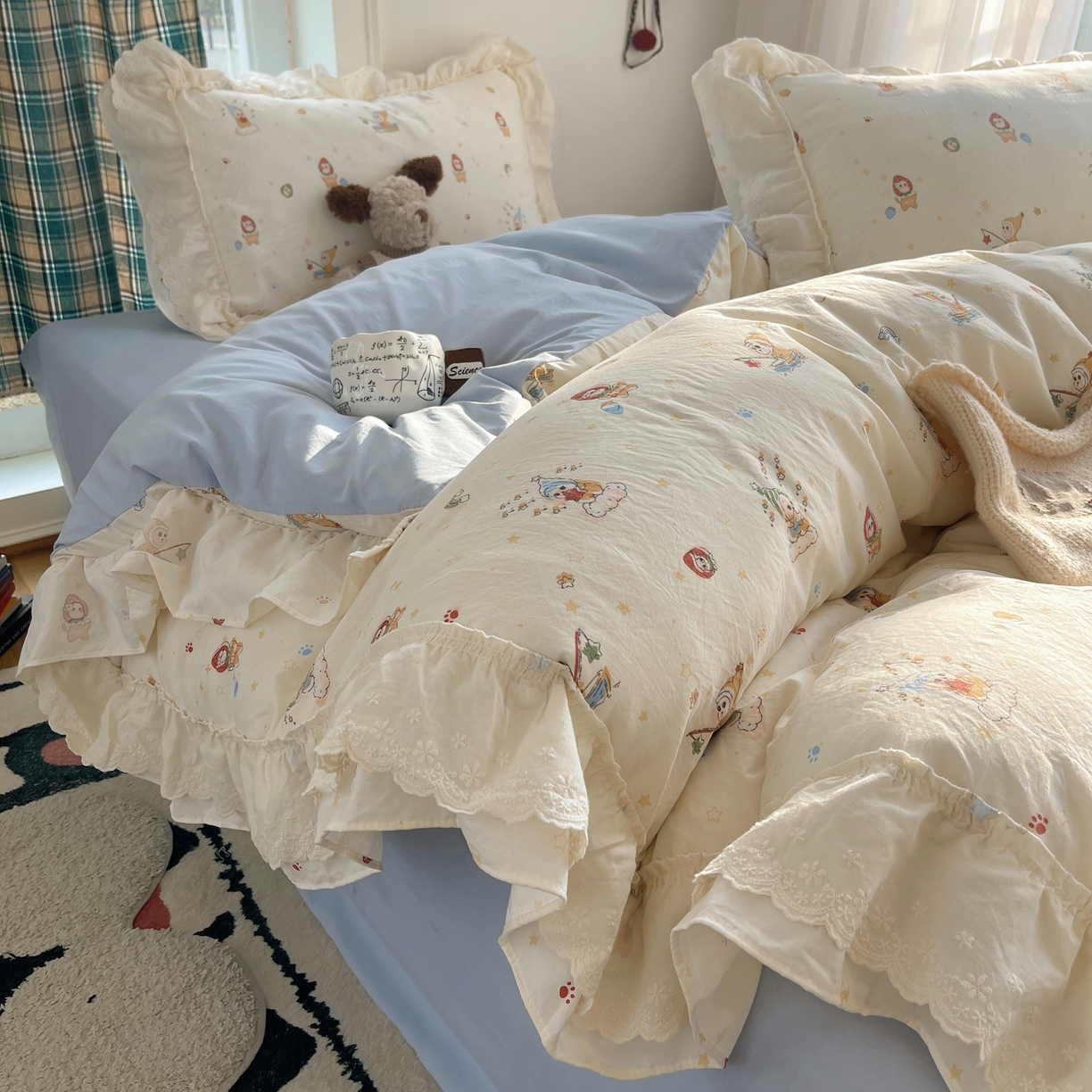 91家纺网 家纺一手货源 找家纺 韩都家居 2026春夏新款古法仿棉蕾丝花边四件套 蓝调小顽家