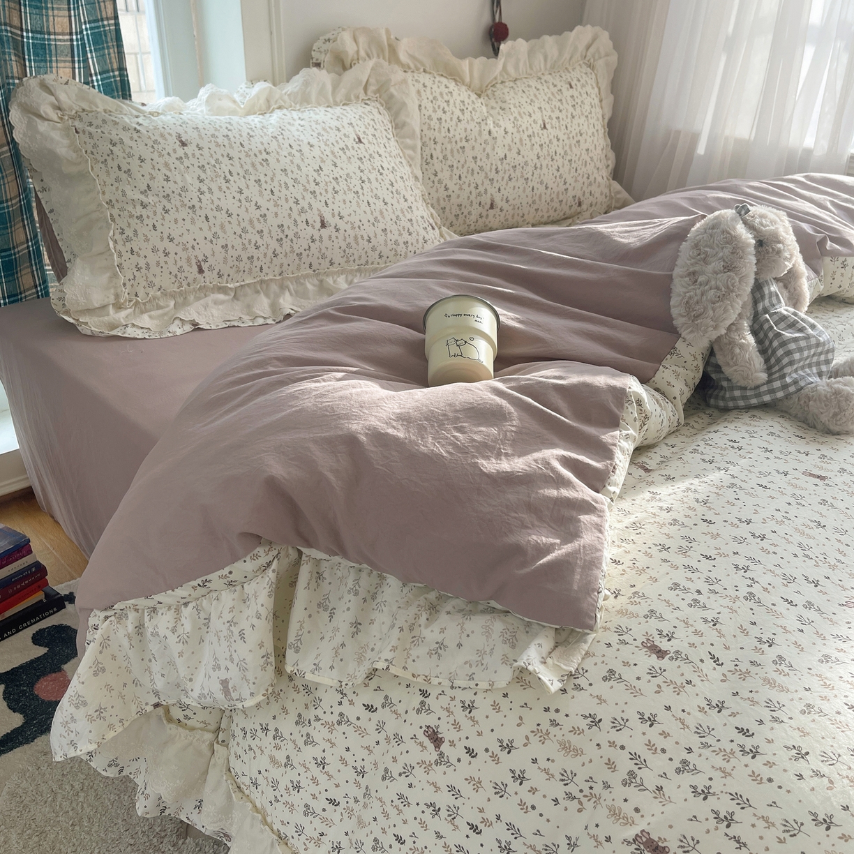 91家纺网 家纺一手货源 找家纺 韩都家居 2026春夏新款古法仿棉蕾丝花边四件套 奶杏蔷薇