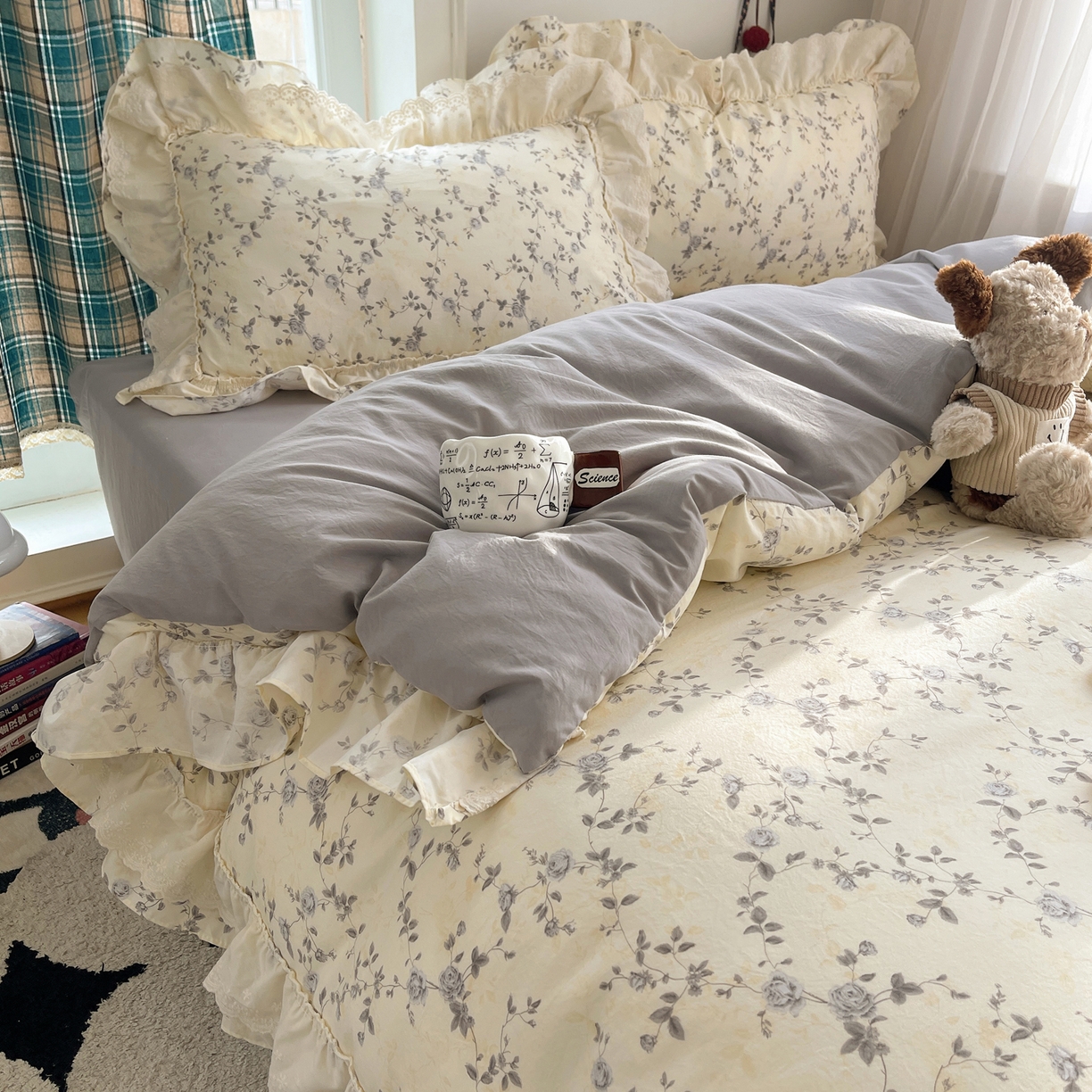 91家纺网 家纺一手货源 找家纺 韩都家居 2026春夏新款古法仿棉蕾丝花边四件套 雾里蔷薇