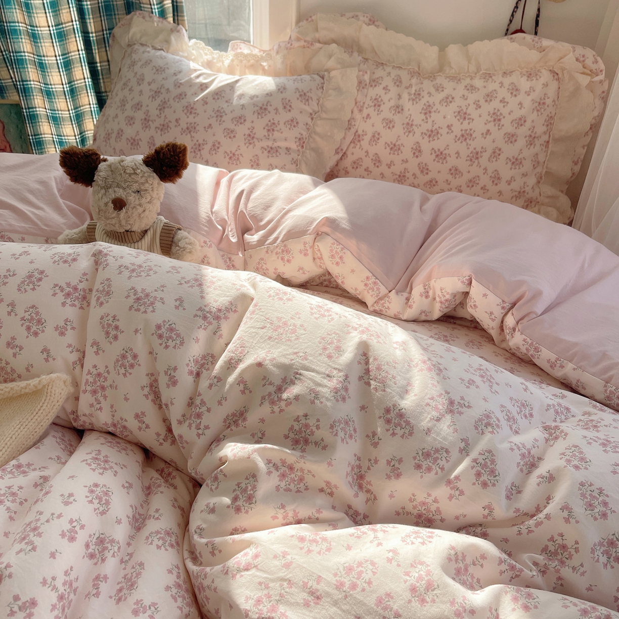 91家纺网 家纺一手货源 找家纺 韩都家居 2026春夏新款古法仿棉蕾丝花边四件套 粉糯花眠