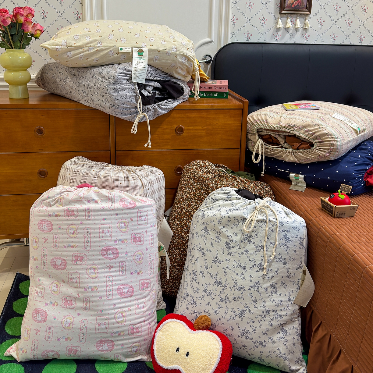 91家纺网 家纺一手货源 找家纺 赫梵茜 2026新款韩系古法韩国水洗棉仿棉云感棉大布袋法式浪漫大花边床盖四件套 组合图仅供展示不可下单