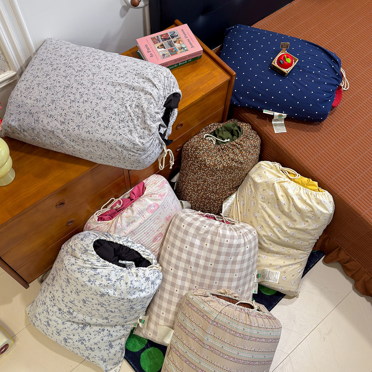 91家纺网 家纺一手货源 找家纺 赫梵茜 2026新款韩系古法韩国水洗棉仿棉云感棉大布袋法式浪漫大花边床盖四件套 组合图仅供展示不可下单