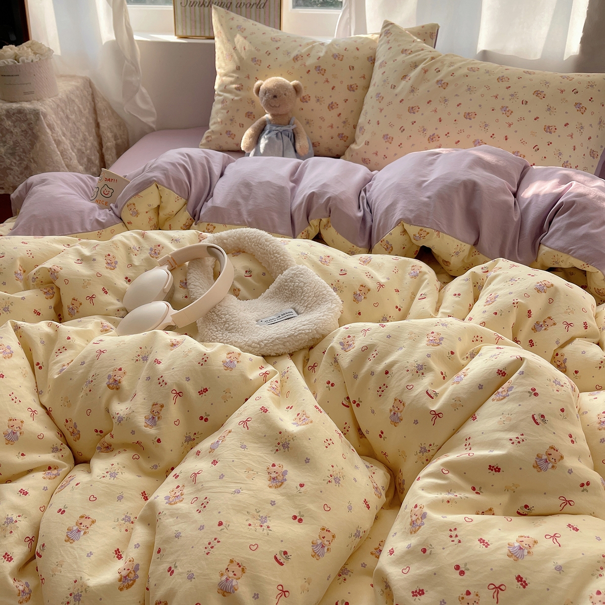 91家纺网 家纺一手货源 找家纺 初夏家纺 2026 古法仿棉水洗棉A类四件套被罩床单三件套床上用品卡通可爱【提供买家秀】 甜心紫熊