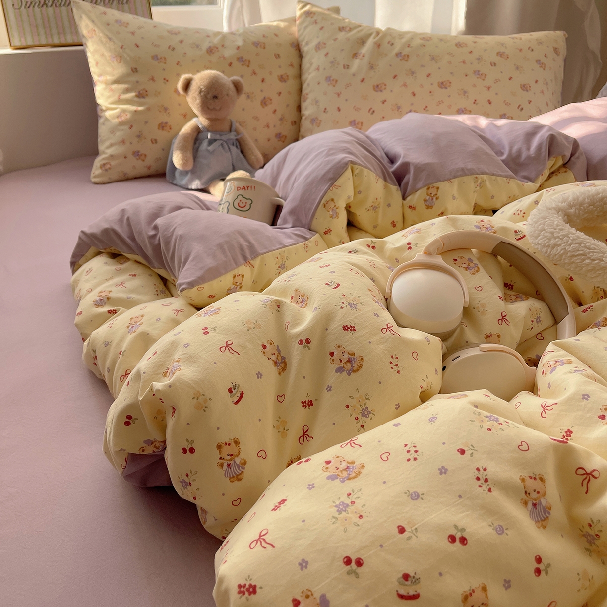 91家纺网 家纺一手货源 找家纺 初夏家纺 2026 古法仿棉水洗棉A类四件套被罩床单三件套床上用品卡通可爱【提供买家秀】 甜心紫熊