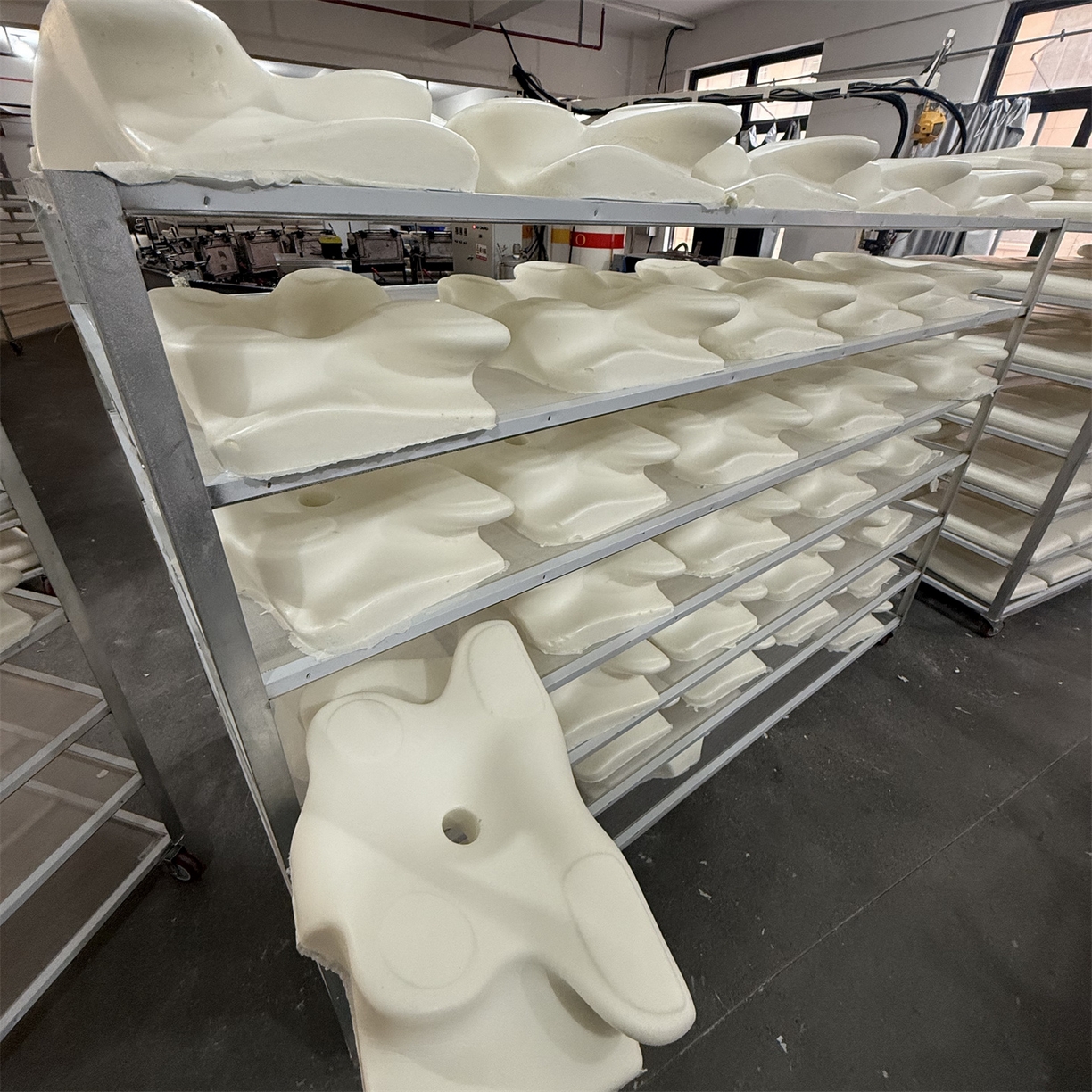 91家纺网 家纺一手货源 找家纺 （总）森一洋记忆棉 2025新款跨境支撑性牛角枕飞机枕碟形枕枕头枕芯（量大价格可谈）