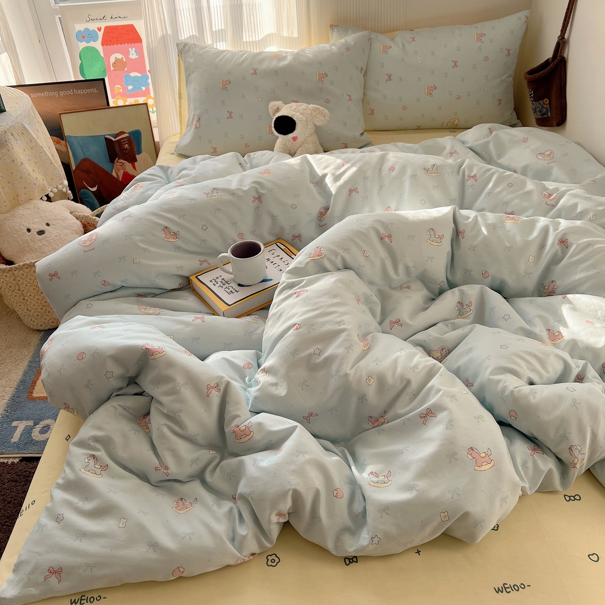 91家纺网 家纺一手货源 找家纺 XIWEN-希文家纺 2026春夏新款40支全棉13372卡通四件套 草莓小马-兰