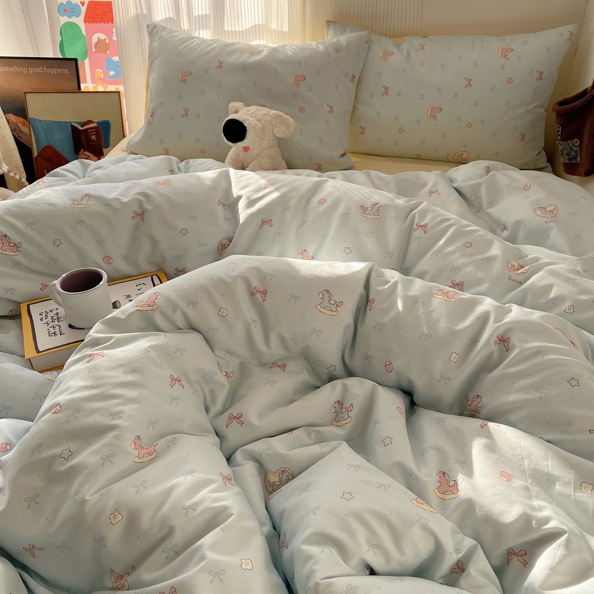 91家纺网 家纺一手货源 找家纺 XIWEN-希文家纺 2026春夏新款40支全棉13372卡通四件套 草莓小马-兰