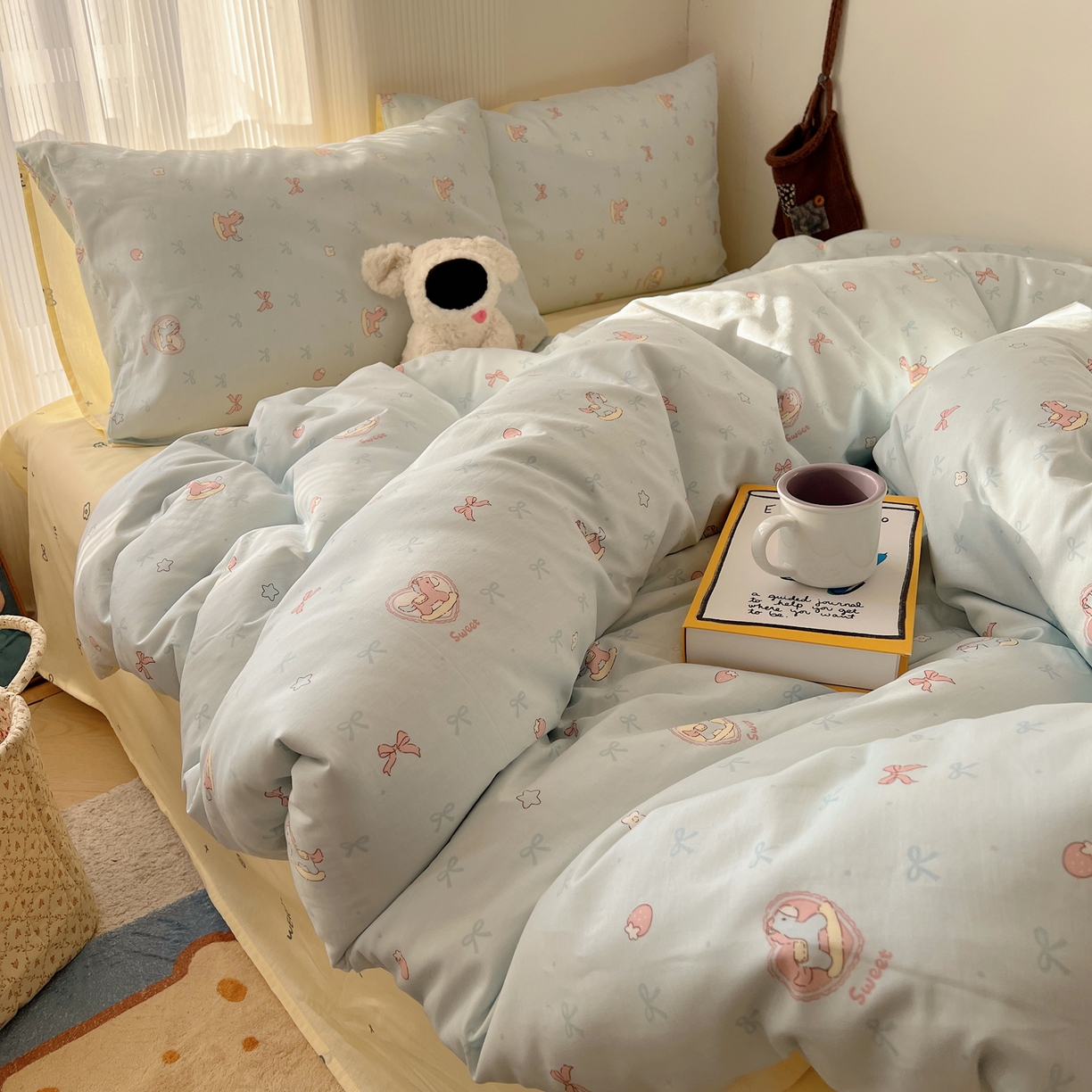 91家纺网 家纺一手货源 找家纺 XIWEN-希文家纺 2026春夏新款40支全棉13372卡通四件套 草莓小马-兰