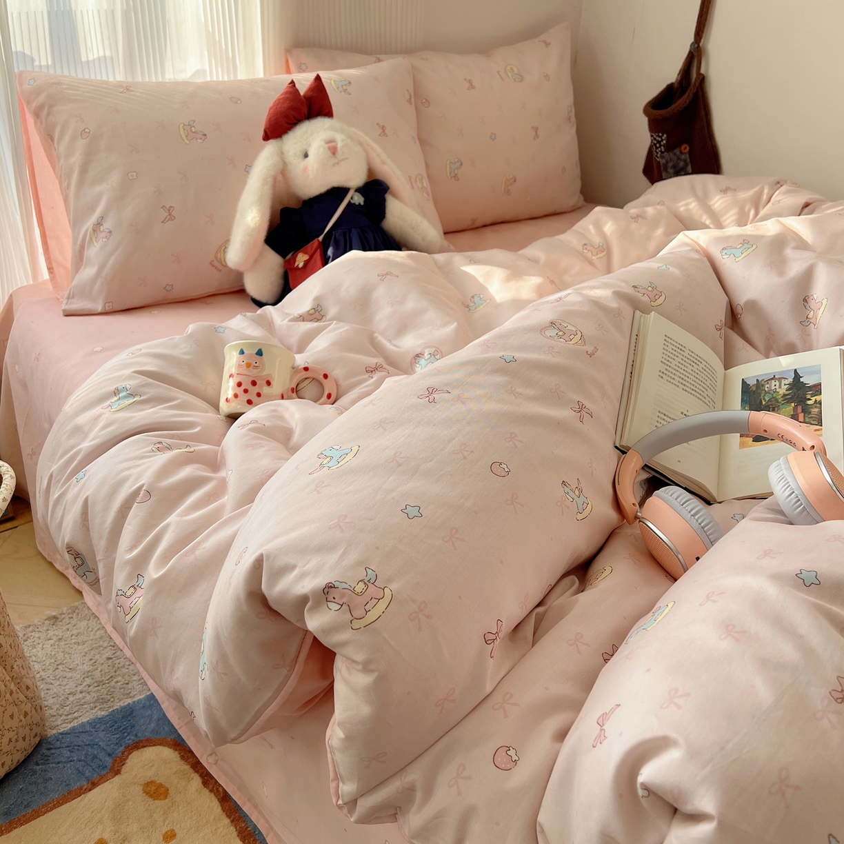 91家纺网 家纺一手货源 找家纺 XIWEN-希文家纺 2026春夏新款40支全棉13372卡通四件套 草莓小马-粉