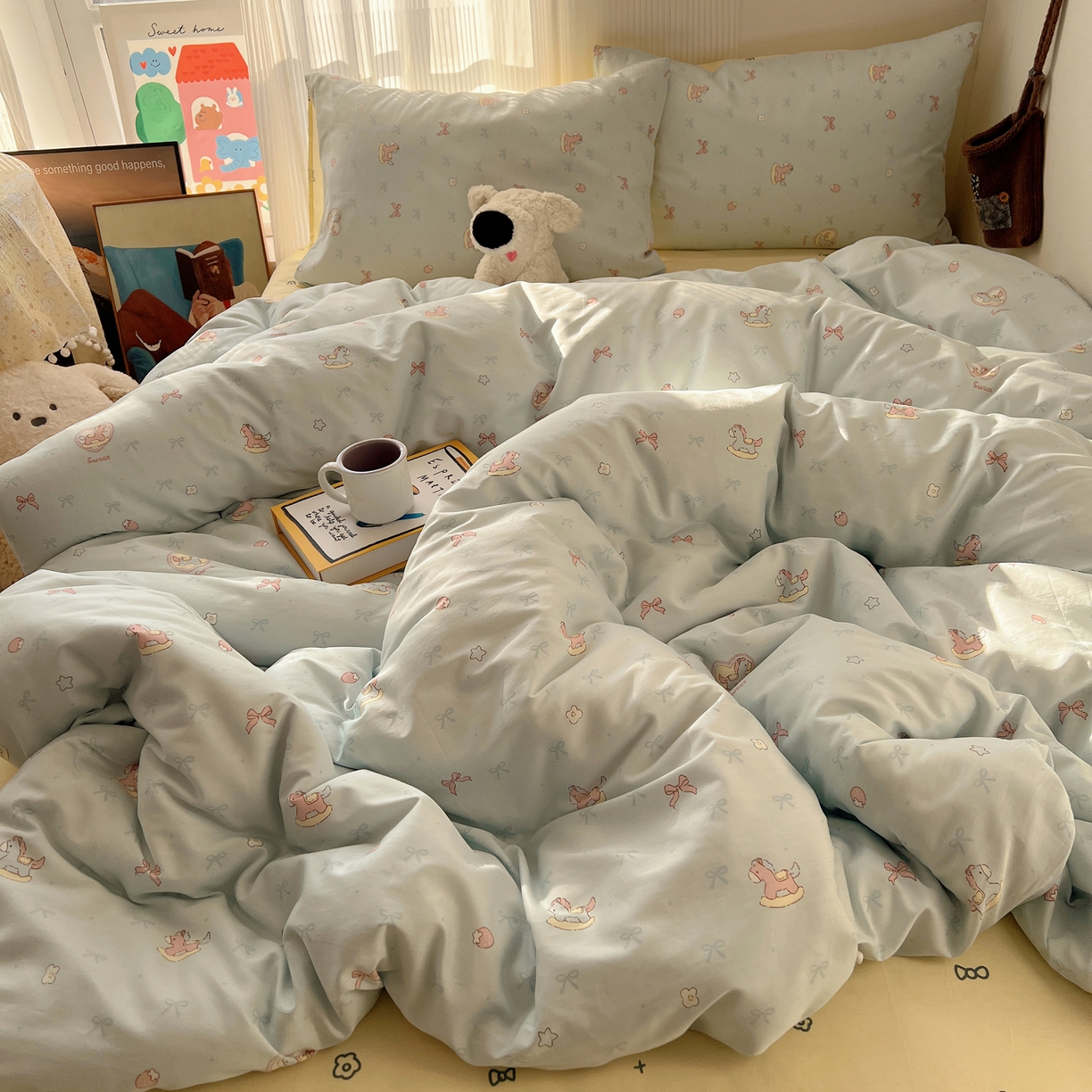 91家纺网 家纺一手货源 找家纺 XIWEN-希文家纺 2026春夏新款40支全棉13372卡通四件套 草莓小马-兰