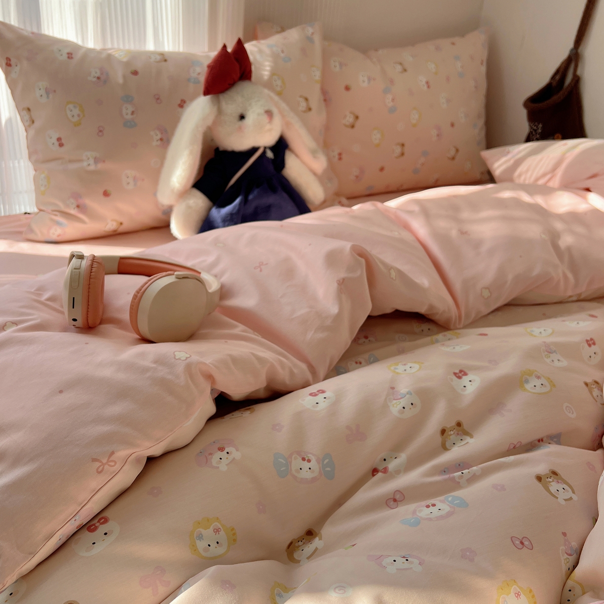 91家纺网 家纺一手货源 找家纺 XIWEN-希文家纺 2026春夏新款40支全棉13372卡通四件套 甜酱小猫-粉