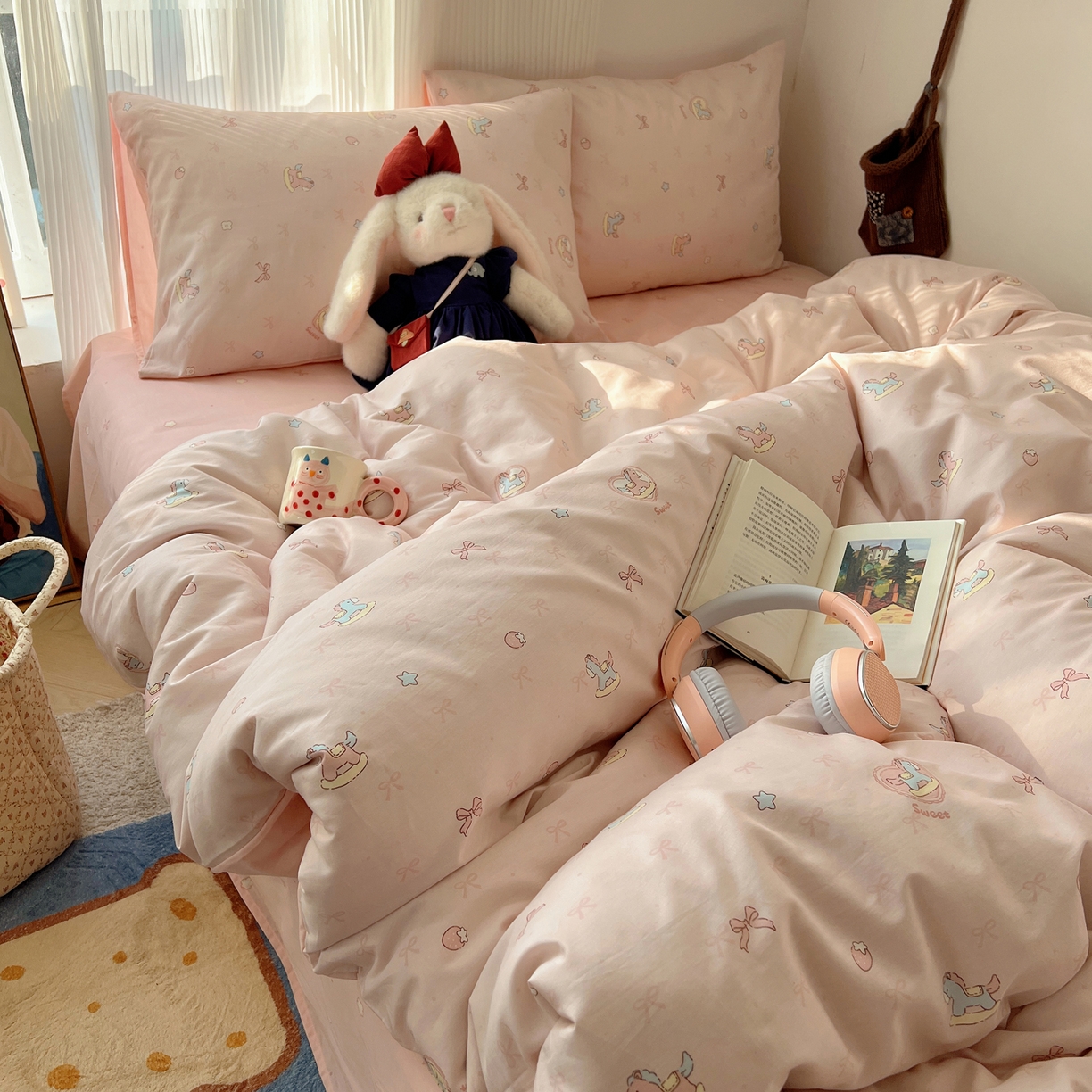 91家纺网 家纺一手货源 找家纺 XIWEN-希文家纺 2026春夏新款40支全棉13372卡通四件套 草莓小马-粉