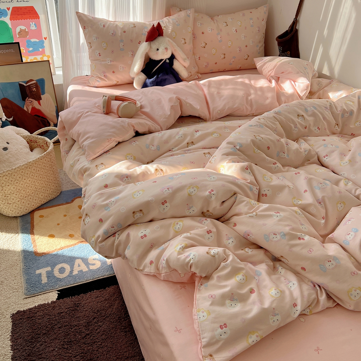 91家纺网 家纺一手货源 找家纺 XIWEN-希文家纺 2026春夏新款40支全棉13372卡通四件套 甜酱小猫-粉