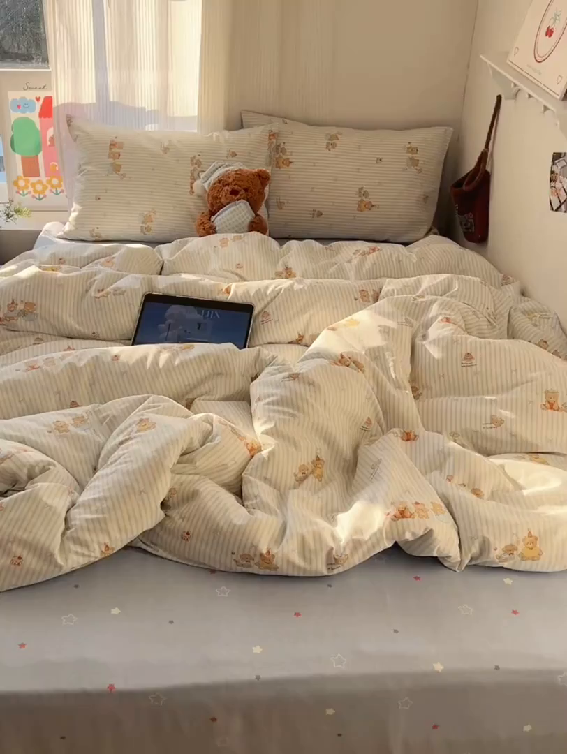 91家纺网 家纺一手货源 找家纺 XIWEN-希文家纺 2026春夏新款40支全棉13372卡通四件套 幸福小熊