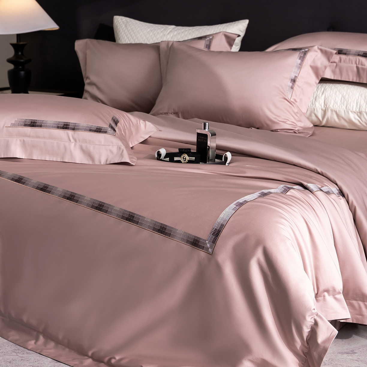 91家纺网 家纺一手货源 找家纺 时亿家居 2026新款100支全棉纯棉绣花四件套-至简逸品系列 逸品-粉