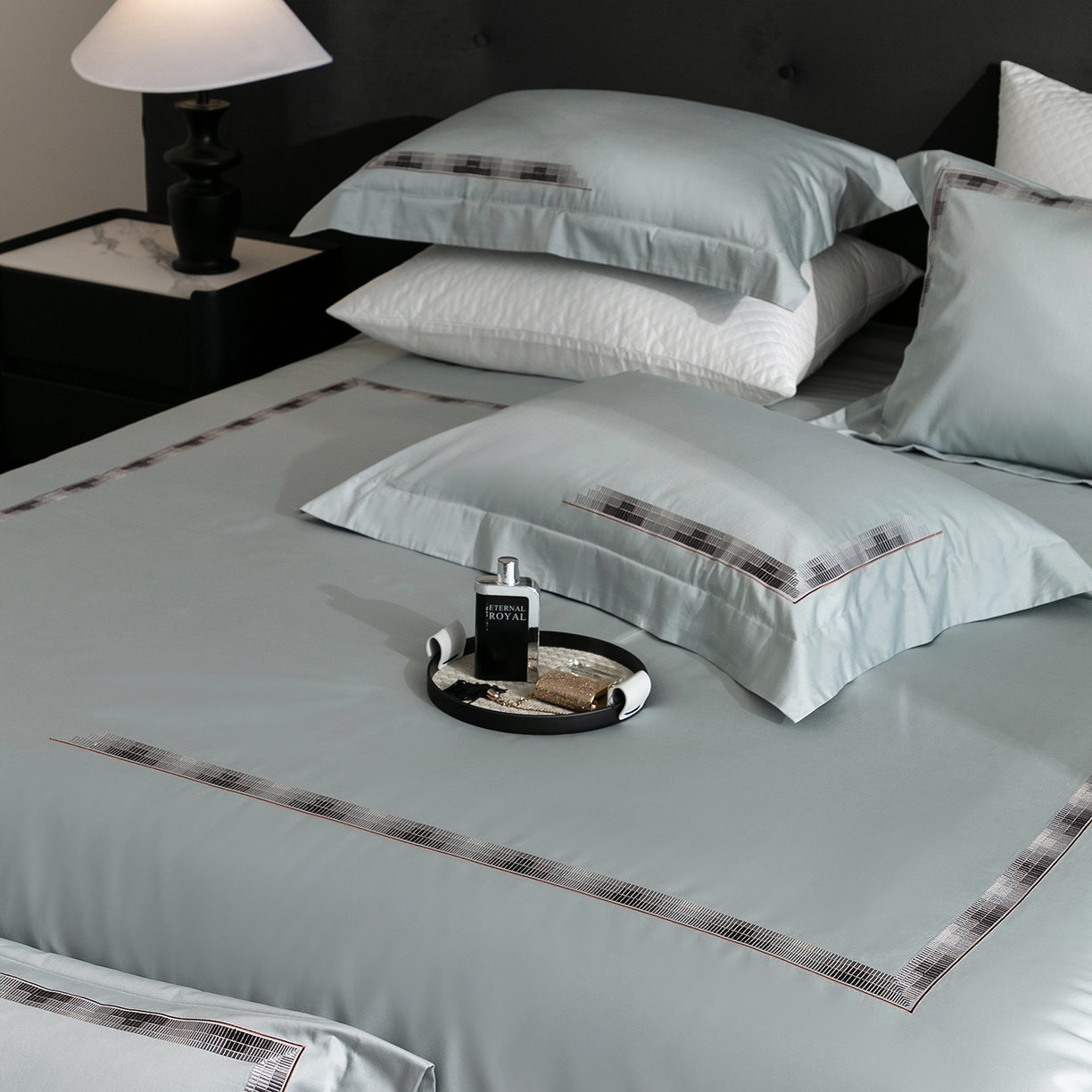 91家纺网 家纺一手货源 找家纺 时亿家居 2026新款100支全棉纯棉绣花四件套-至简逸品系列 逸品-蓝