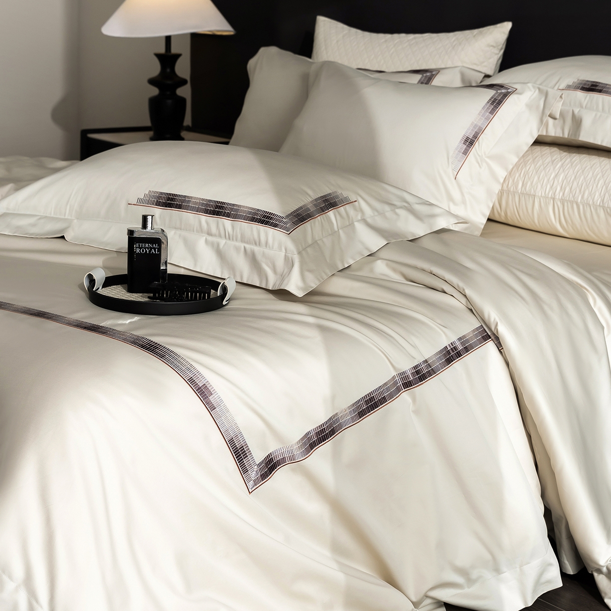 91家纺网 家纺一手货源 找家纺 时亿家居 2026新款100支全棉纯棉绣花四件套-至简逸品系列 逸品-香槟