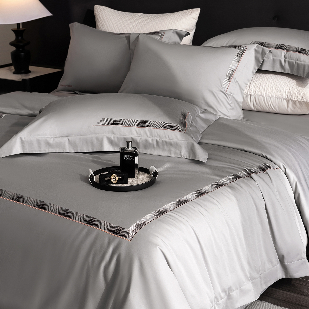 91家纺网 家纺一手货源 找家纺 时亿家居 2026新款100支全棉纯棉绣花四件套-至简逸品系列 逸品-灰