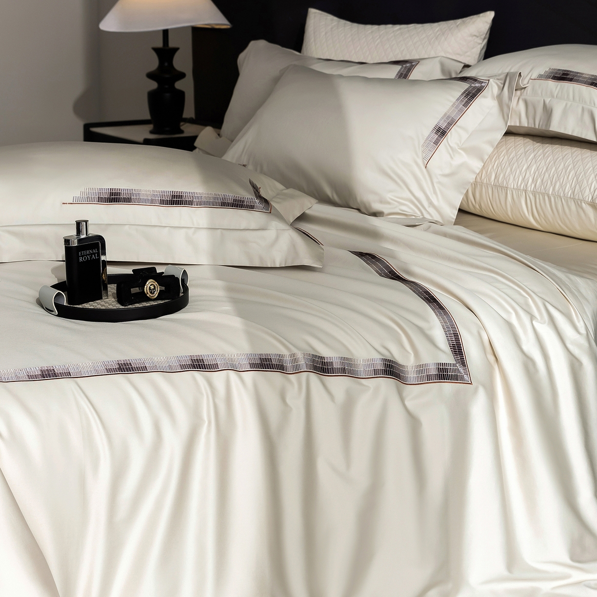 91家纺网 家纺一手货源 找家纺 时亿家居 2026新款100支全棉纯棉绣花四件套-至简逸品系列 逸品-香槟