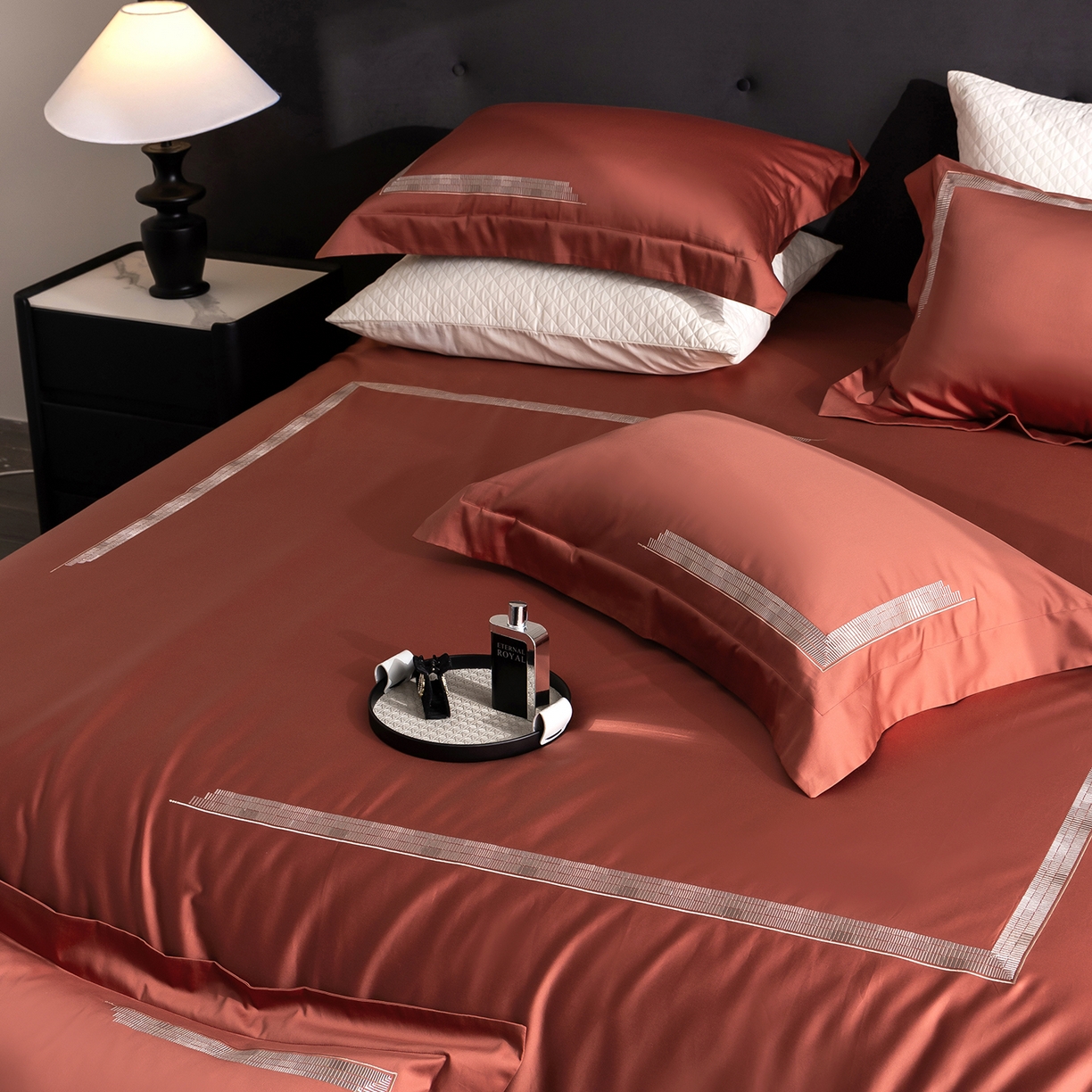 91家纺网 家纺一手货源 找家纺 时亿家居 2026新款100支全棉纯棉绣花四件套-至简逸品系列 逸品-红