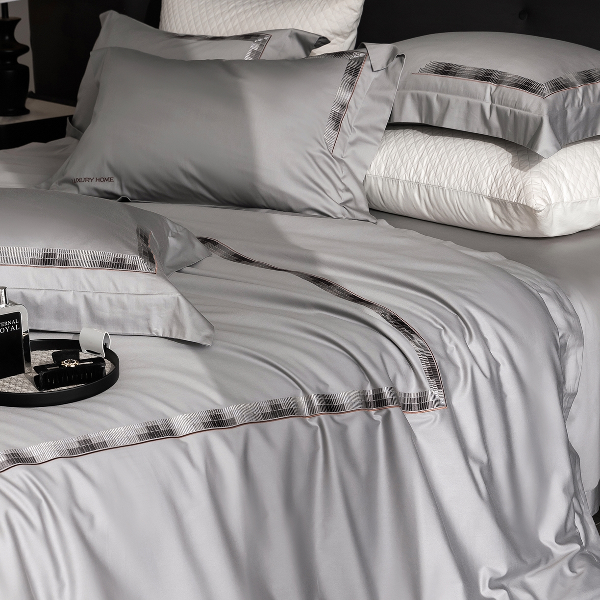 91家纺网 家纺一手货源 找家纺 时亿家居 2026新款100支全棉纯棉绣花四件套-至简逸品系列 逸品-灰