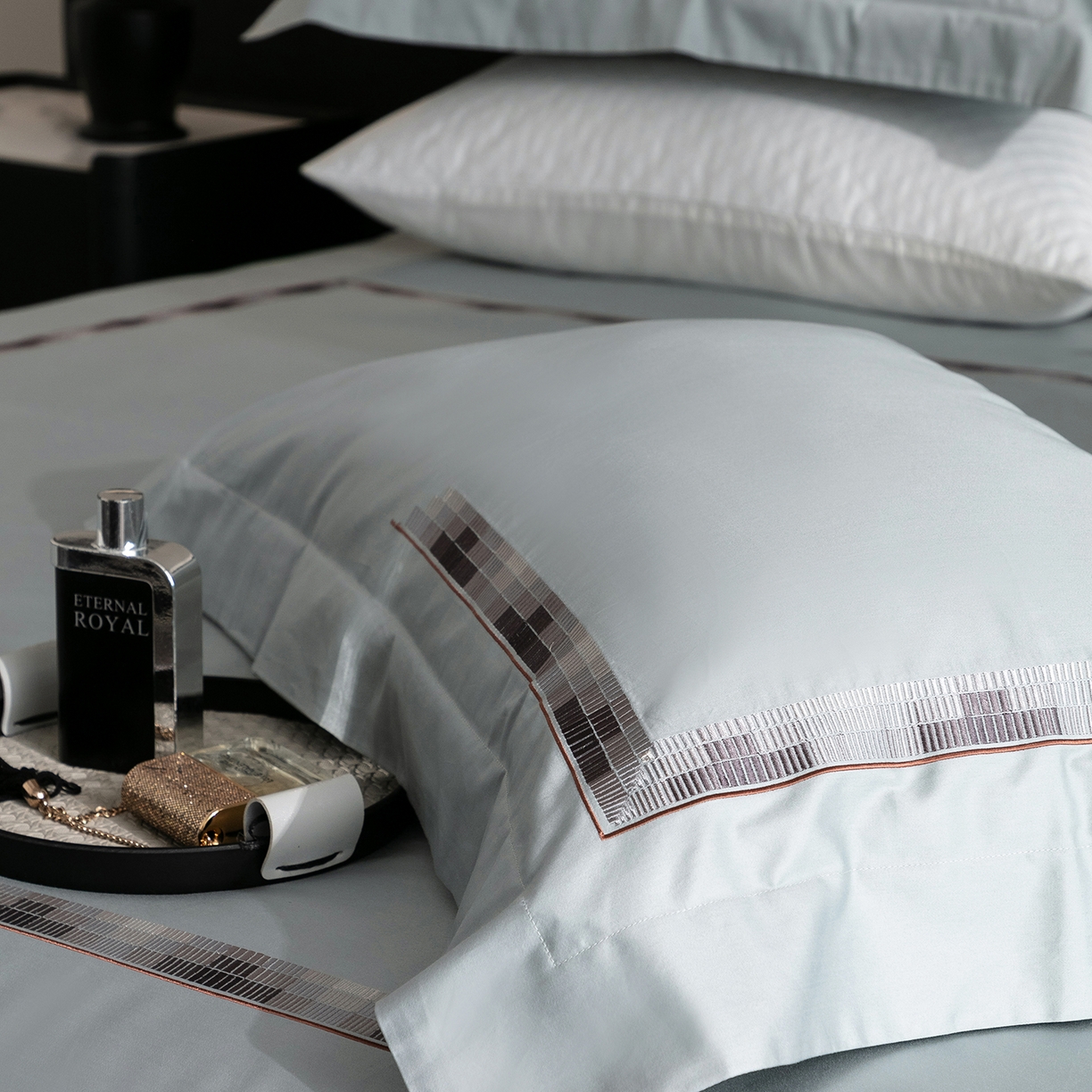 91家纺网 家纺一手货源 找家纺 时亿家居 2026新款100支全棉纯棉绣花四件套-至简逸品系列 逸品-蓝